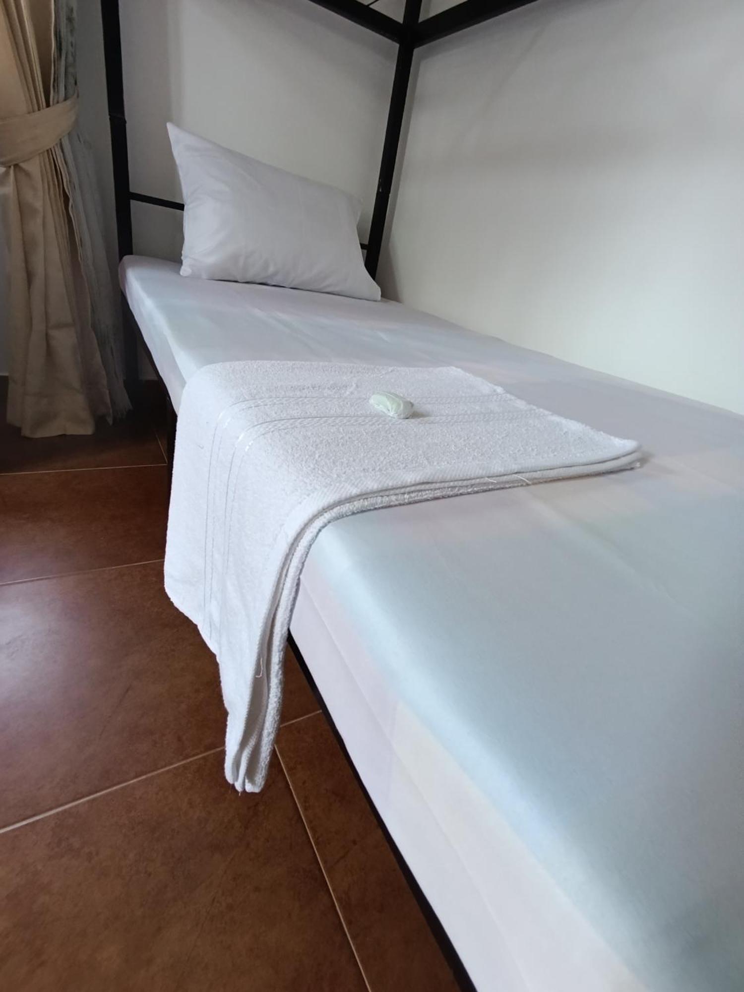 S And P Airport Transit Hostel And Villa 01 Negombo Ngoại thất bức ảnh