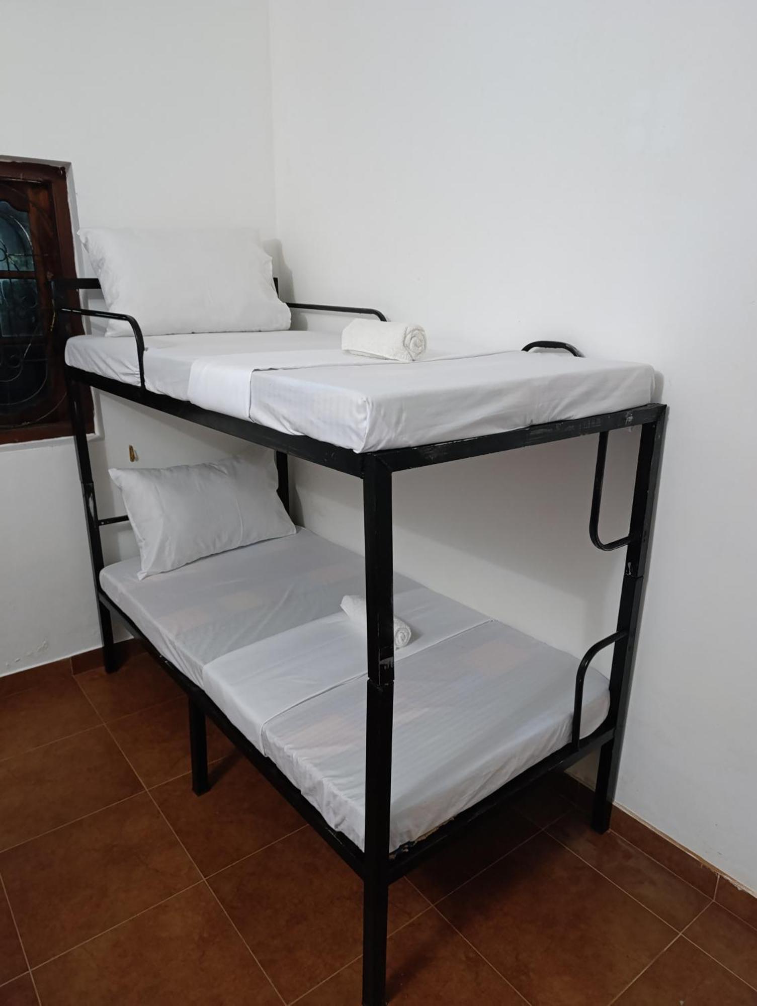 S And P Airport Transit Hostel And Villa 01 Negombo Ngoại thất bức ảnh