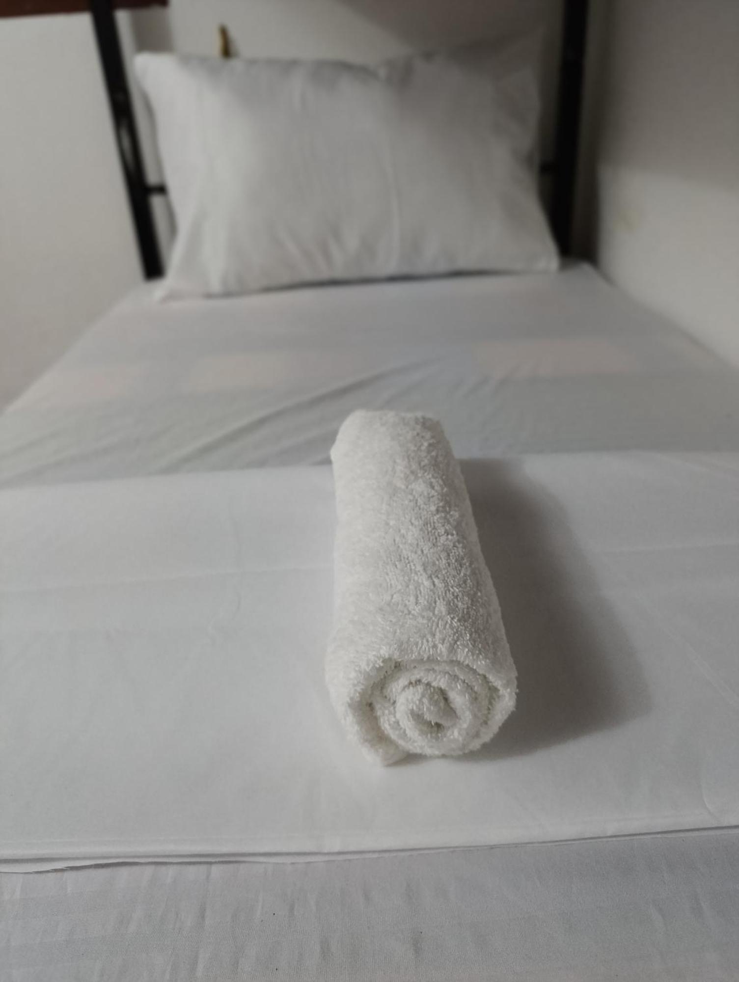 S And P Airport Transit Hostel And Villa 01 Negombo Ngoại thất bức ảnh