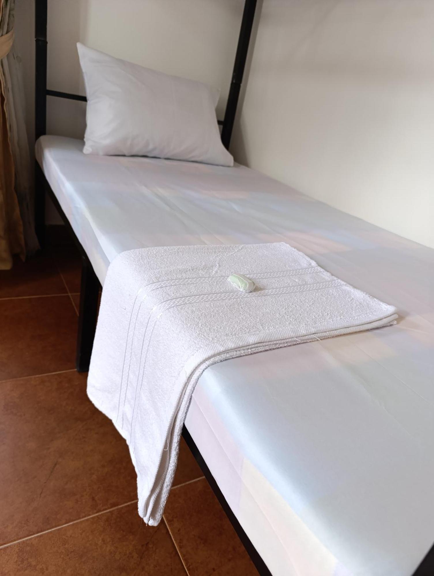 S And P Airport Transit Hostel And Villa 01 Negombo Ngoại thất bức ảnh