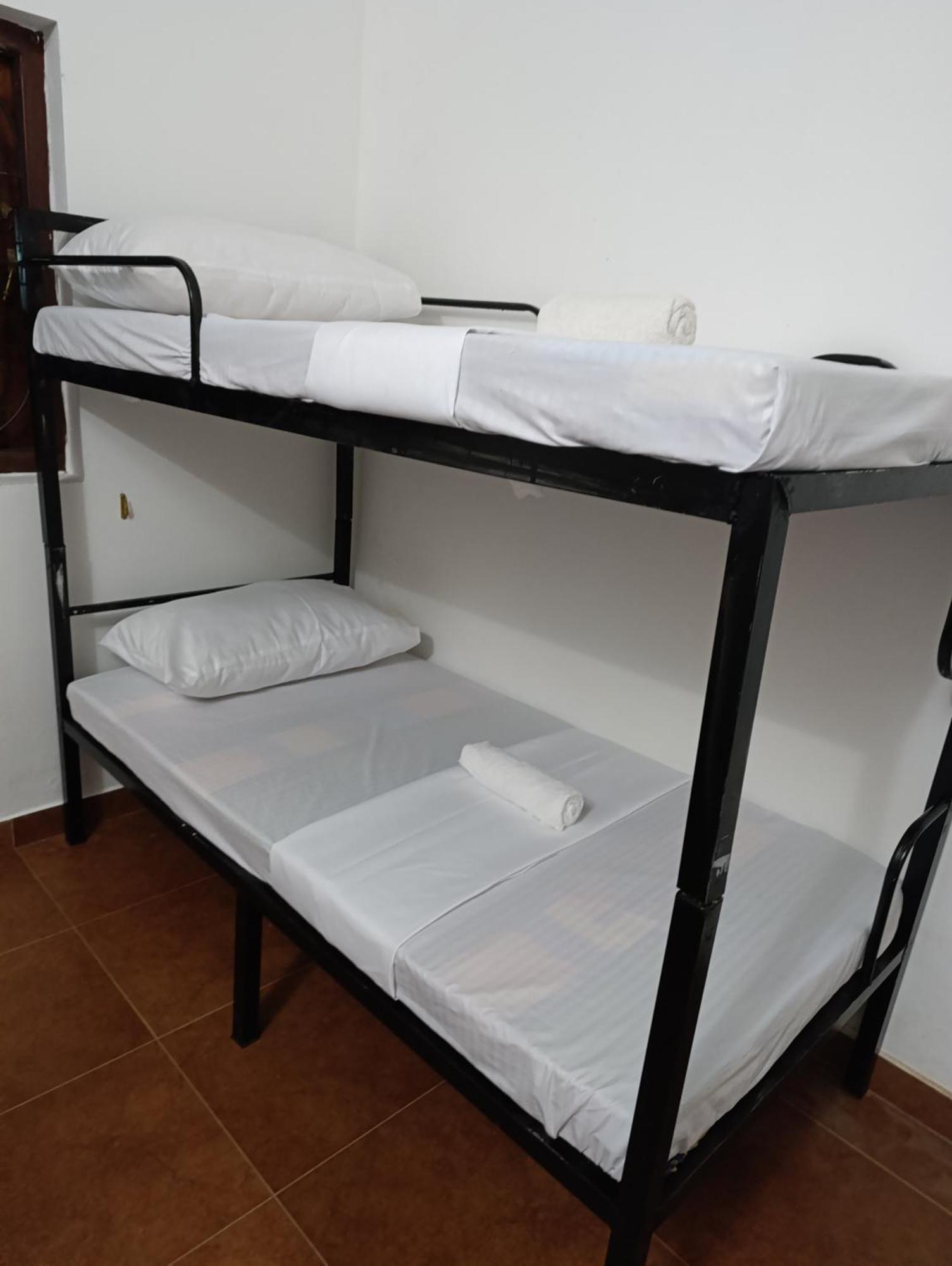 S And P Airport Transit Hostel And Villa 01 Negombo Ngoại thất bức ảnh